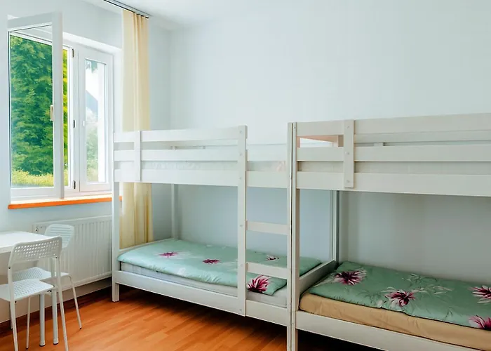 Nawat Vandrarhem Warszawa