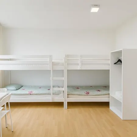 Hostel Nawat Warschau