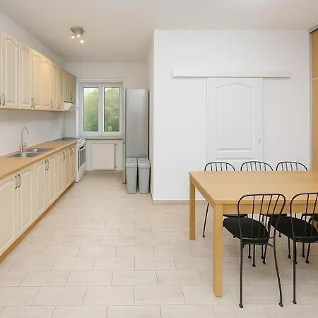 Nawat Hostel Warschau